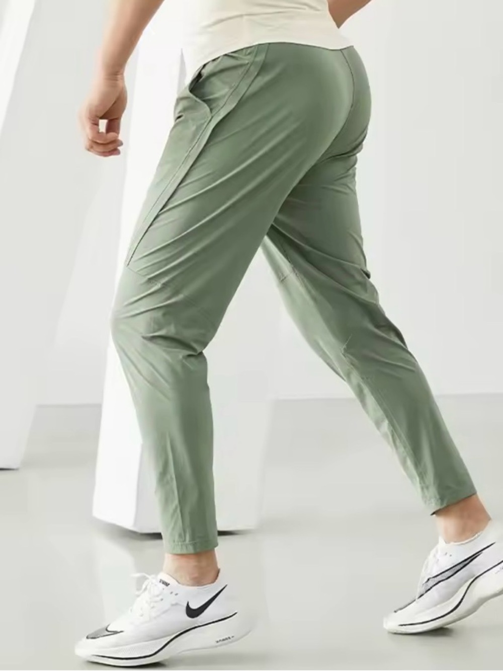 🌿 Men's Green Athletic Pants